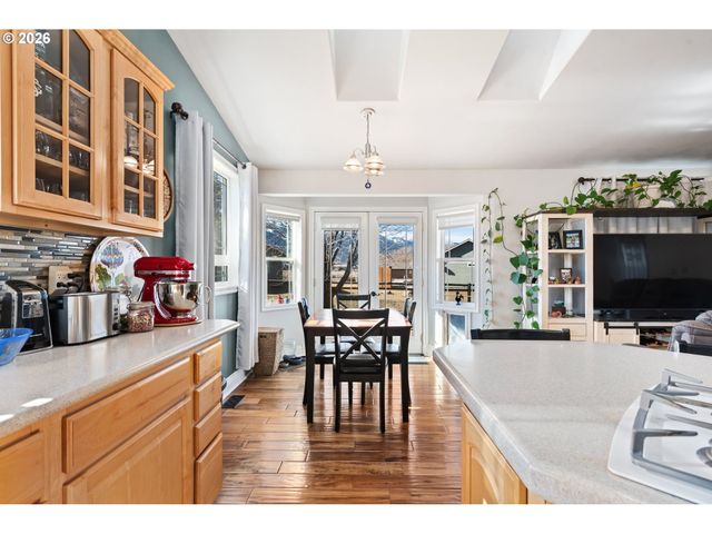 719 N EAST St, Joseph, OR 97846