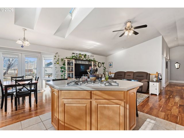 719 N EAST St, Joseph, OR 97846