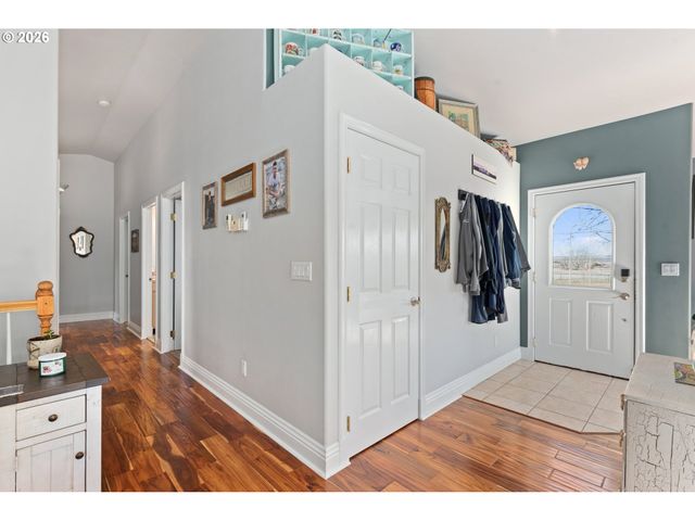 719 N EAST St, Joseph, OR 97846