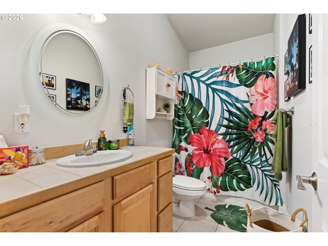 719 N EAST St, Joseph, OR 97846