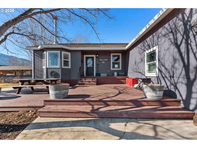 719 N EAST St, Joseph, OR 97846