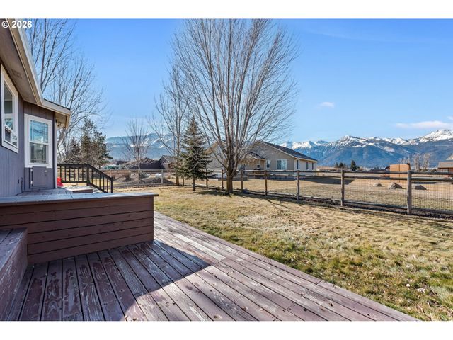 719 N EAST St, Joseph, OR 97846