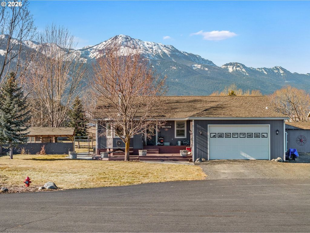 719 N EAST St, Joseph, OR 97846