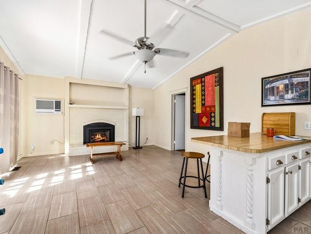 520 Goodnight Ave, Pueblo, CO 81005