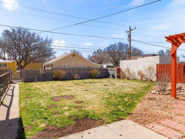 520 Goodnight Ave, Pueblo, CO 81005