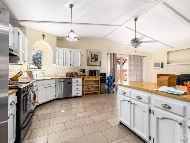 520 Goodnight Ave, Pueblo, CO 81005