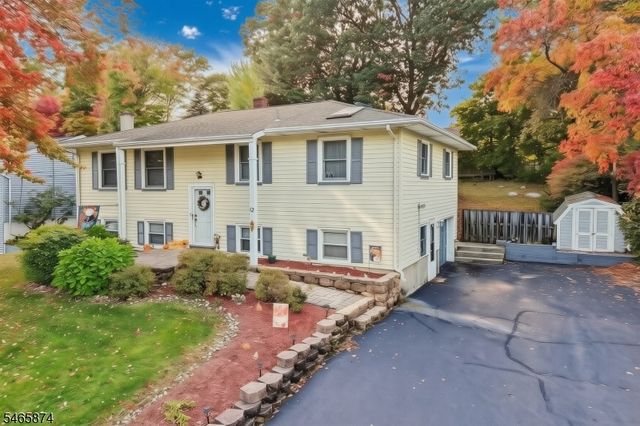 12 Mirror Pl, Jefferson Twp., NJ 07438