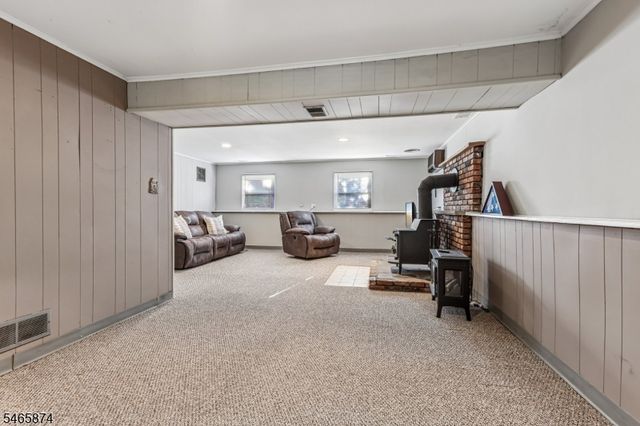 12 Mirror Pl, Jefferson Twp., NJ 07438