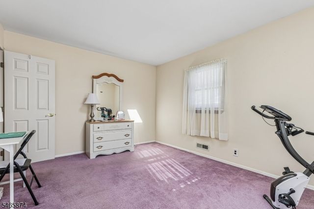 12 Mirror Pl, Jefferson Twp., NJ 07438