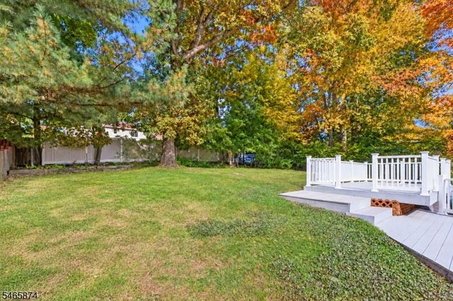 12 Mirror Pl, Jefferson Twp., NJ 07438
