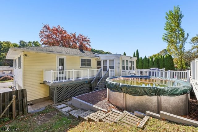 12 Mirror Pl, Jefferson Twp., NJ 07438