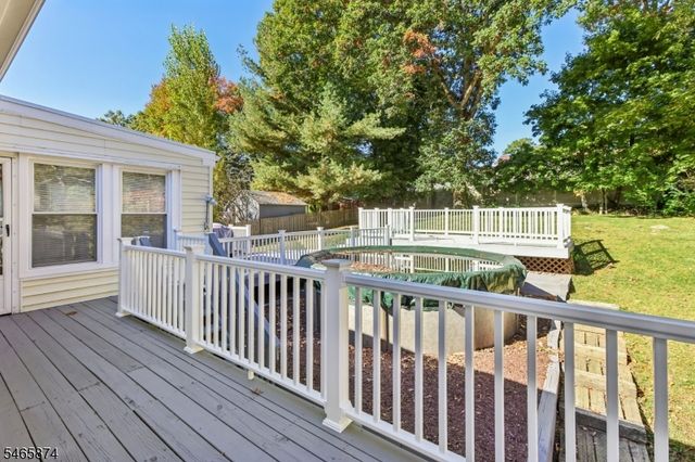 12 Mirror Pl, Jefferson Twp., NJ 07438