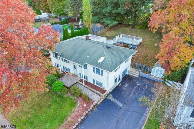 12 Mirror Pl, Jefferson Twp., NJ 07438
