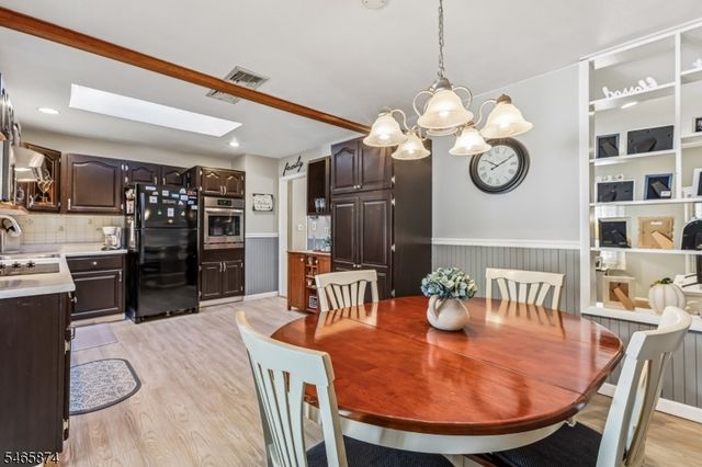 12 Mirror Pl, Jefferson Twp., NJ 07438