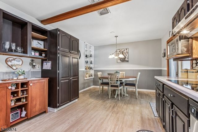 12 Mirror Pl, Jefferson Twp., NJ 07438