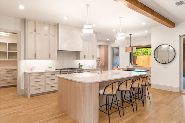 10940 Snow White Drive, Dallas, TX 75229