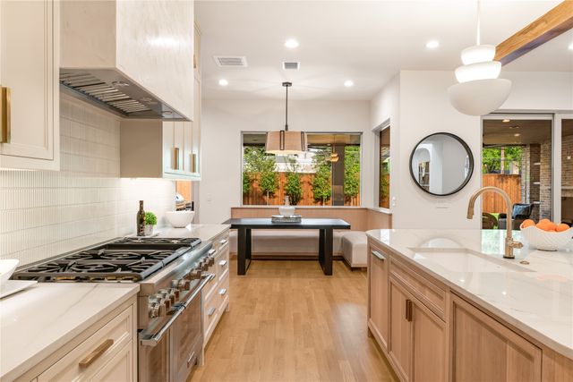 10940 Snow White Drive, Dallas, TX 75229