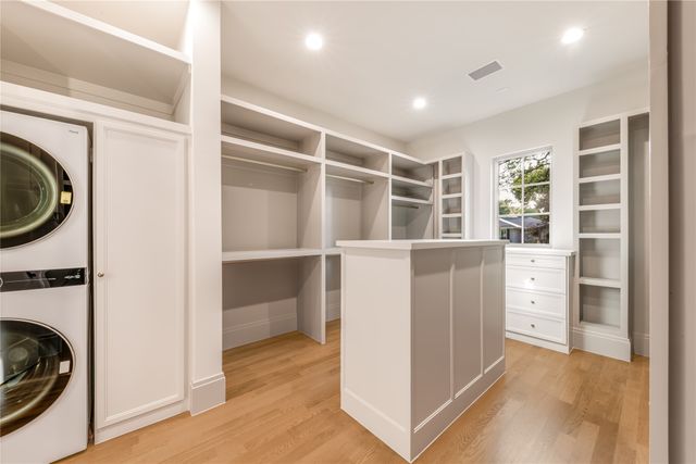 10940 Snow White Drive, Dallas, TX 75229