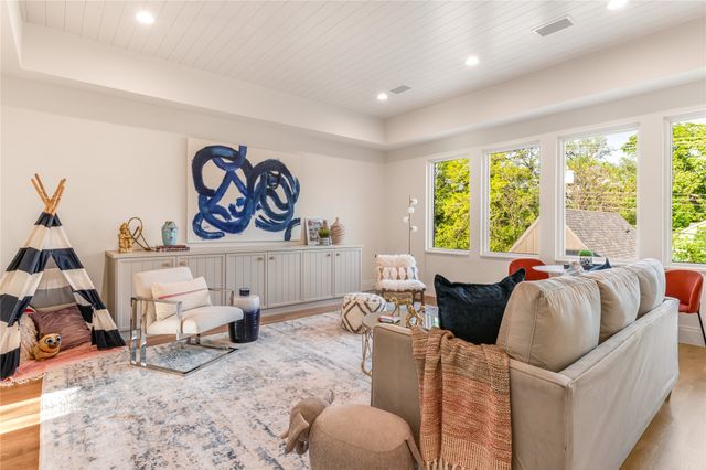 10940 Snow White Drive, Dallas, TX 75229