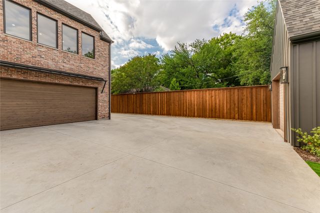10940 Snow White Drive, Dallas, TX 75229