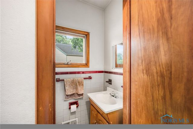 3813 Glendale Avenue, Toledo, OH 43614