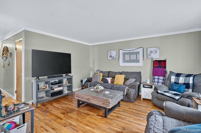 527 Leland Street, Flushing, MI 48433