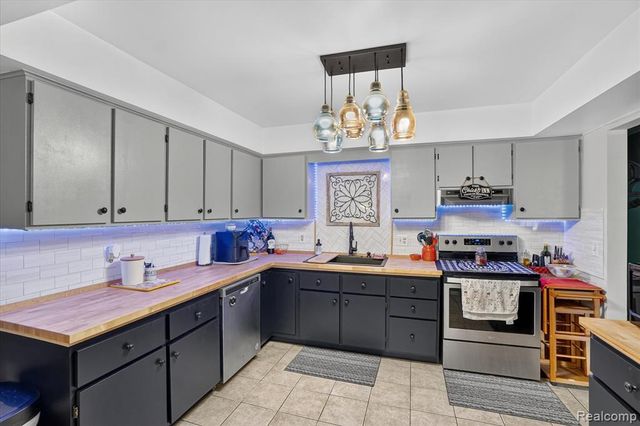 527 Leland Street, Flushing, MI 48433