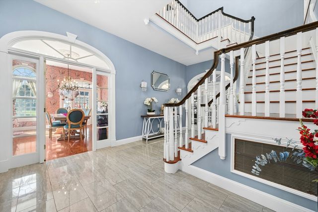 667 Grove St, Worcester, MA 01605