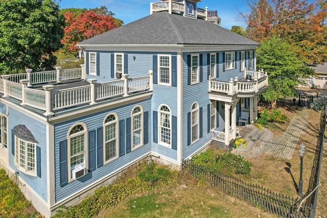 667 Grove St, Worcester, MA 01605