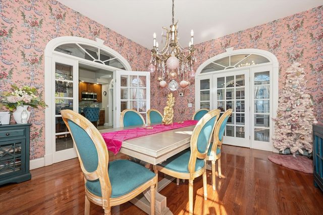 667 Grove St, Worcester, MA 01605