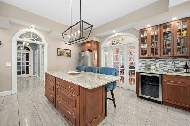 667 Grove St, Worcester, MA 01605