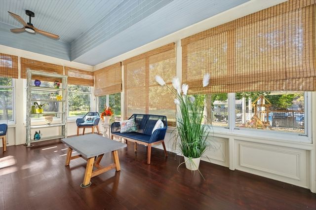 667 Grove St, Worcester, MA 01605