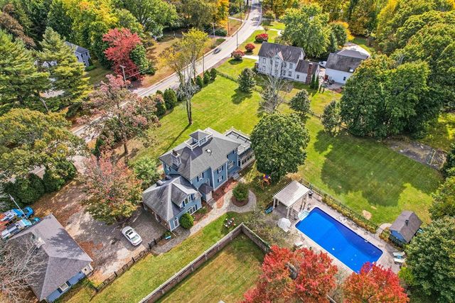 667 Grove St, Worcester, MA 01605