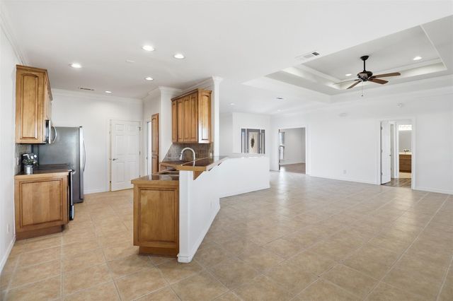 127 Turkey RUN, Meadowlakes, TX 78654