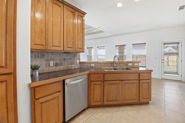 127 Turkey RUN, Meadowlakes, TX 78654