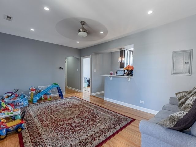 5717 N Kimball Avenue 2N, Chicago, IL 60659