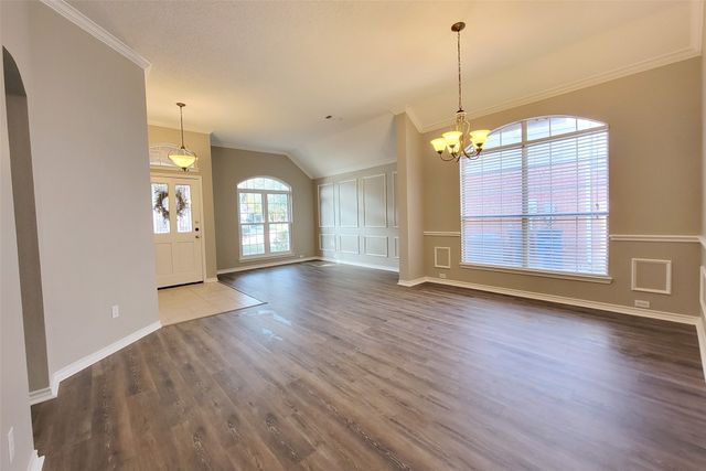 1604 Knoll Ridge Circle, Corinth, TX 76210