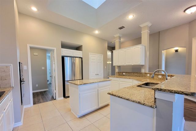 1604 Knoll Ridge Circle, Corinth, TX 76210