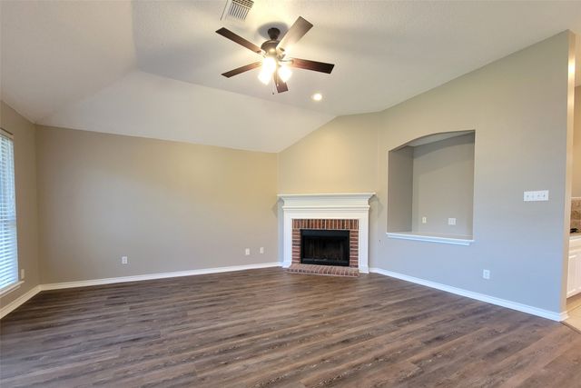 1604 Knoll Ridge Circle, Corinth, TX 76210