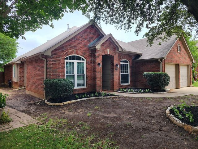1604 Knoll Ridge Circle, Corinth, TX 76210
