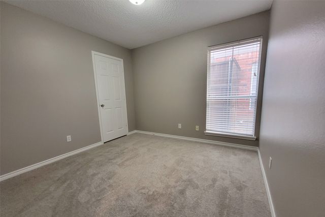 1604 Knoll Ridge Circle, Corinth, TX 76210