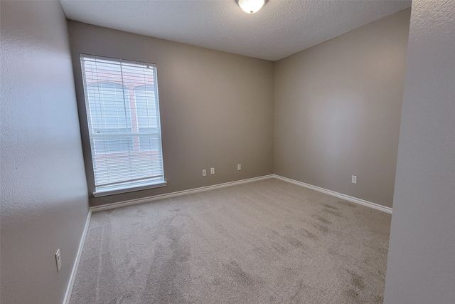 1604 Knoll Ridge Circle, Corinth, TX 76210