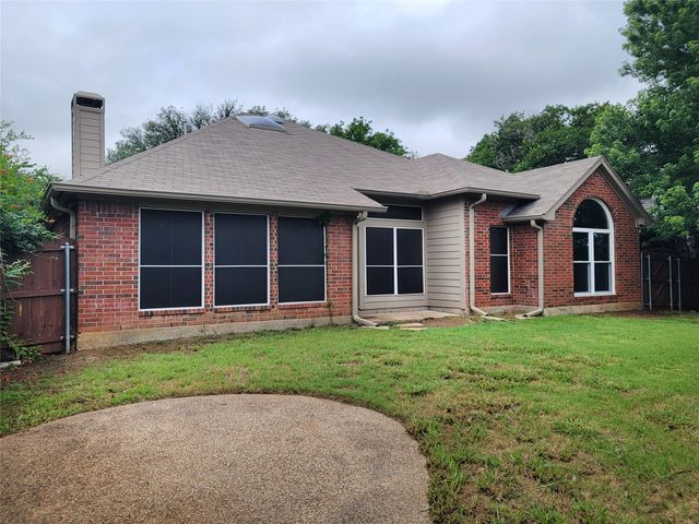 1604 Knoll Ridge Circle, Corinth, TX 76210