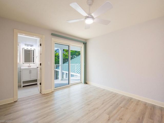 180 7th AVE S, Naples, FL 34102