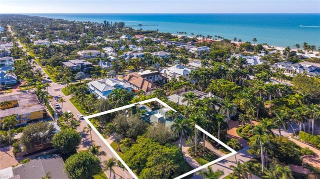 180 7th AVE S, Naples, FL 34102