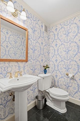 164 Farmington Road, Longmeadow, MA 01106