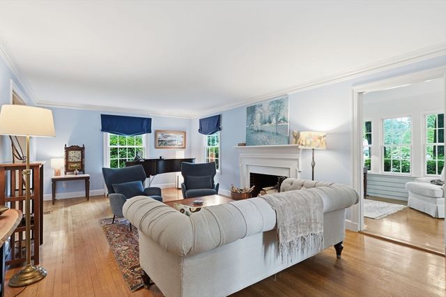 164 Farmington Road, Longmeadow, MA 01106