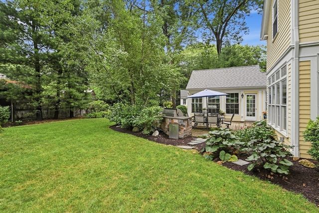 164 Farmington Road, Longmeadow, MA 01106