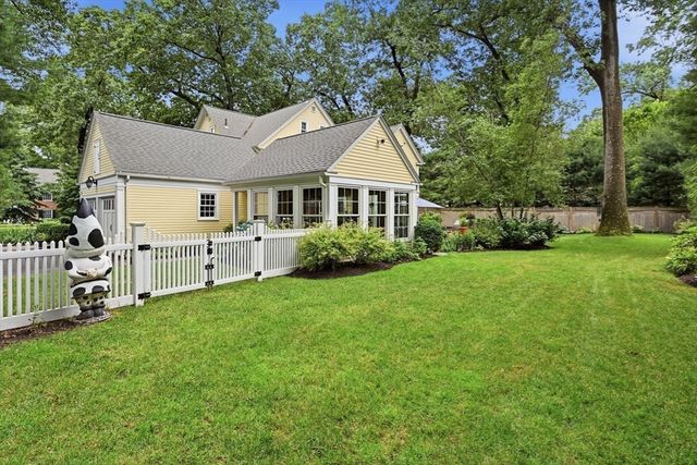 164 Farmington Road, Longmeadow, MA 01106