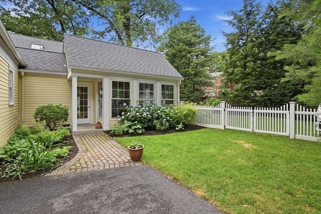 164 Farmington Road, Longmeadow, MA 01106